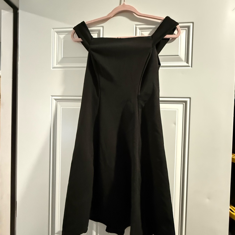 Elegant Black Sleeveless Dress